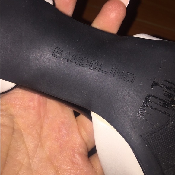 White and Black Bandolino 3.5” heels (Size 8) - Picture 4 of 5